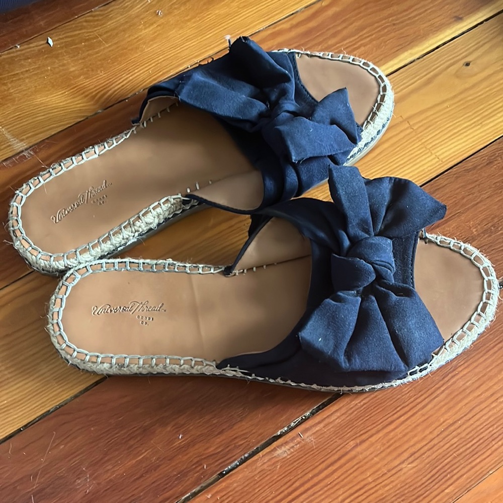 Universal Thread sandals